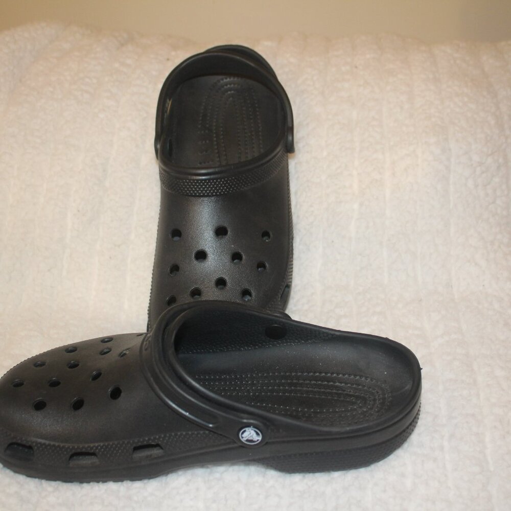 CROCS Classic Black Slip-On Clogs - Picture 2 of 4